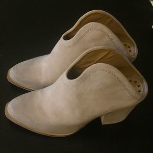 Women’s Chinese Laundry Mule